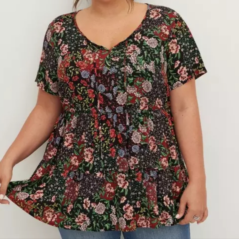 Torrid Black Floral Top Size 18